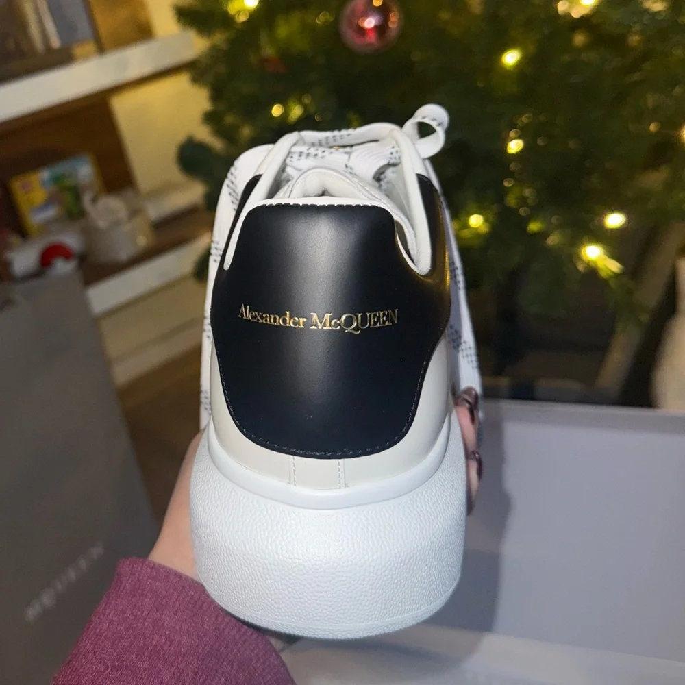 Alexander McQueen Oversized Men’s Sneakers, BRAND NEW. Never worn! Retail $590 - Picture 3 of 11